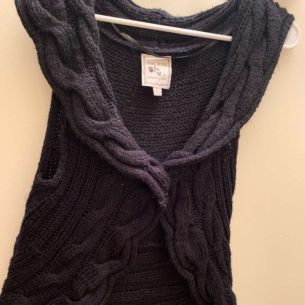 Sweater vest